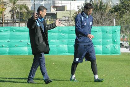 Milito sería titular por la Copa