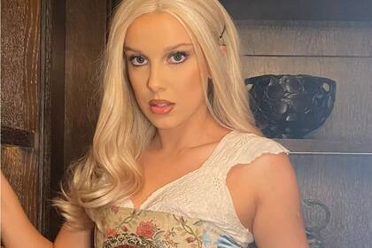 Millie Bobby Brown celebró sus 18 años disfrazada de Barbie