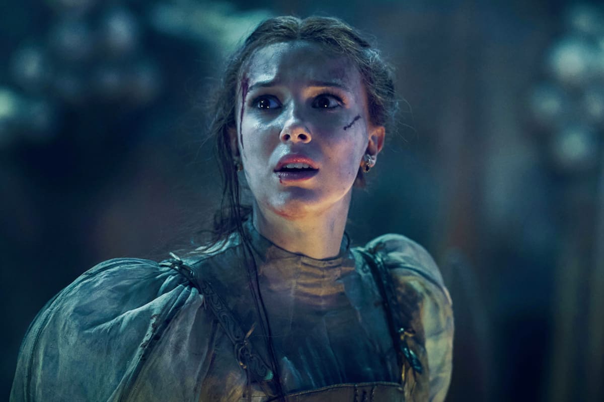 Millie Bobby Brown es la protagonista de Damsel, que lidera el top 10 de Netflix