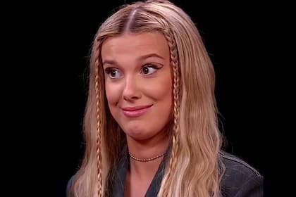 Millie Bobby Brown fue a un programa y vivió un momento incómodo tras probar una salsa extrapicante