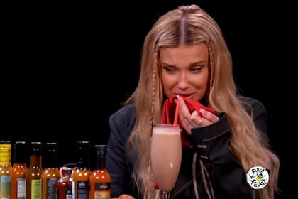 Millie Bobby Brown no podía concentrarse en la entrevista