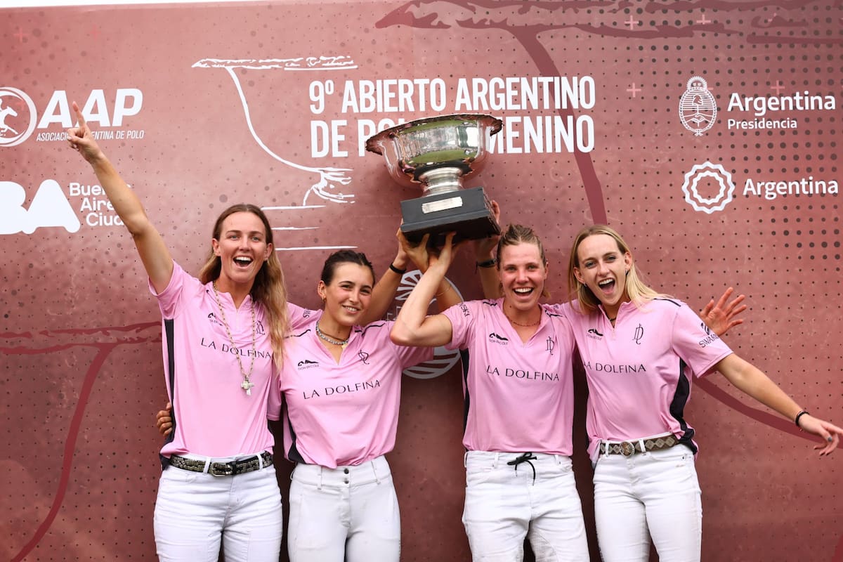 Millie Hine, Mia Cambiaso, Catalina Lavinia y Hope Arellano son las campeonas del Abierto Argentino; La Dolfina goleó a UAE en la final en Palermo.