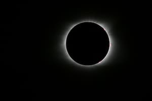 Millones de personas en todo Estados Unidos se están preparando para ver el eclipse solar total