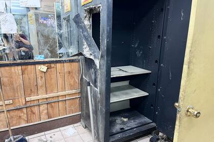 Millones en mercancía robados tras túnel en concreto hacia joyería de Los Ángeles