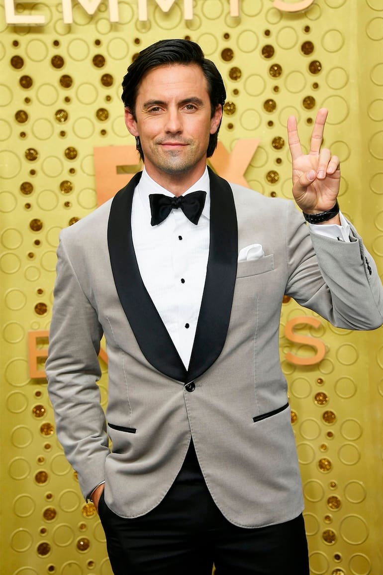 Milo Ventimiglia y su comentado tuxedo en los premios Emmy de 2019