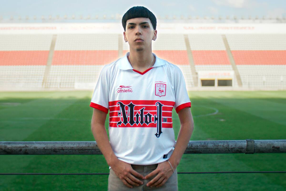 Milo J, en el estadio de Deportivo Morón