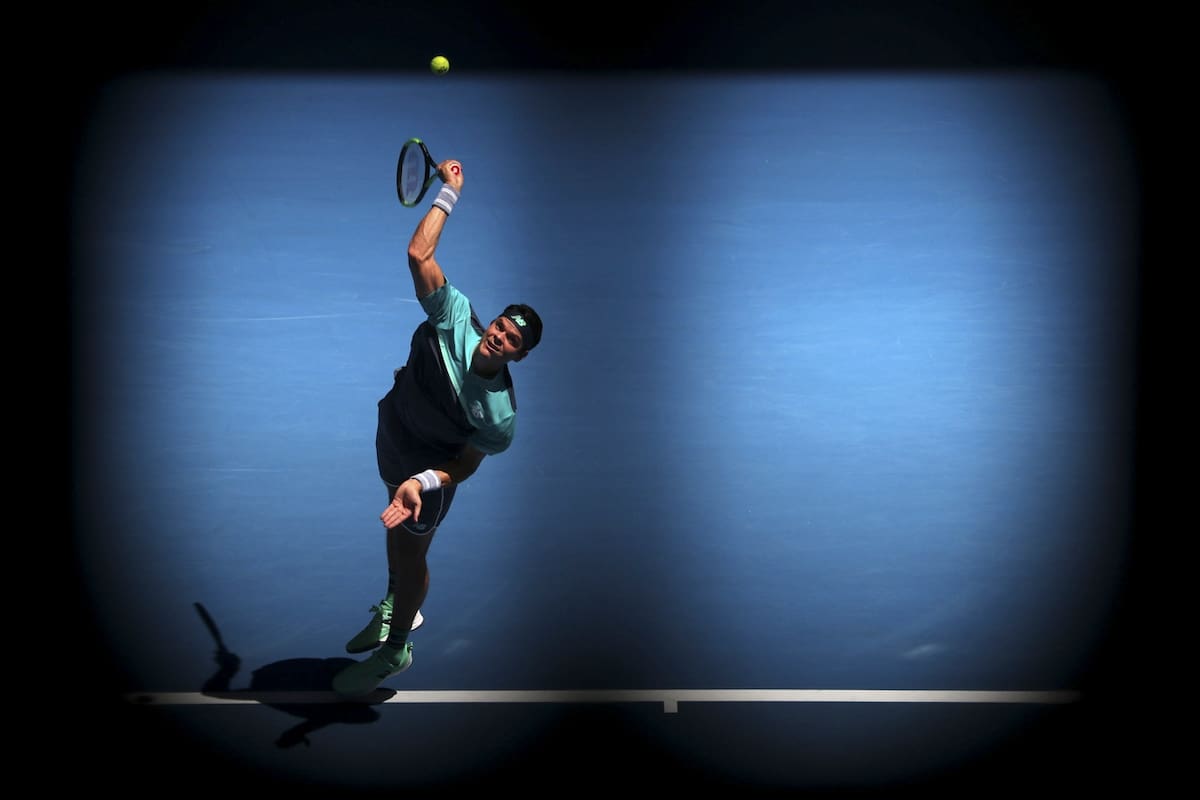 Milos Raonic venció a Alexander Zverev en Australia