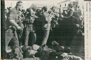 La historia detrás de la foto del cadáver de Mussolini que llegó a la tapa de The New York Times