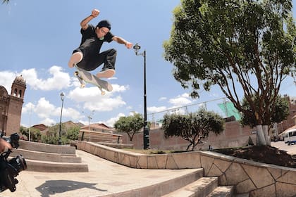 Milton Martínez, fan de Horcas y Pappo, es hijo de un pionero del skate argentino
