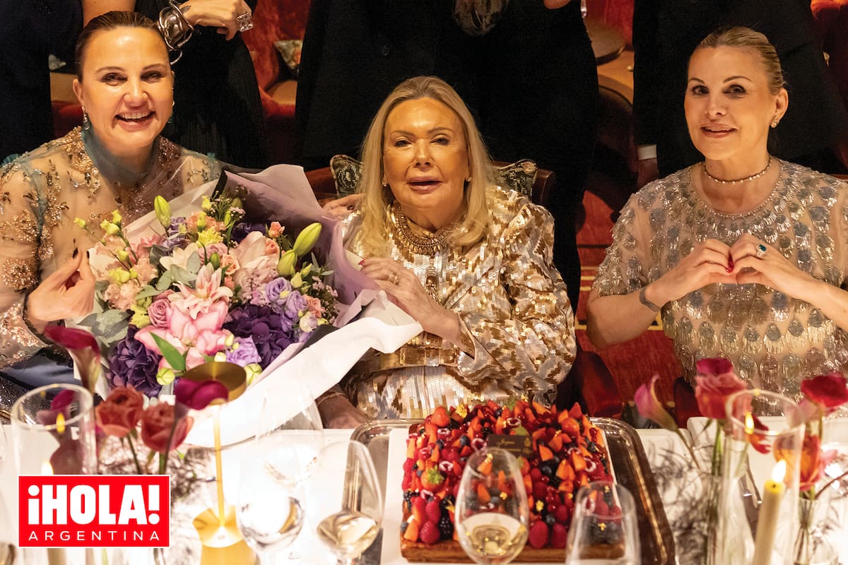 Mimicha, rodeada por sus dos hijas, Cora y Mariana Reutemann