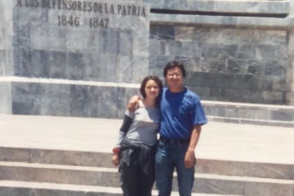 Mina junto a Gustavo, a la edad de 12 años