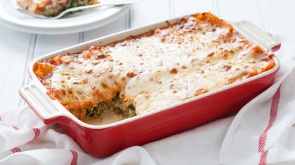 Mina, mil hojas de verdura con matzá o pan ácimo,