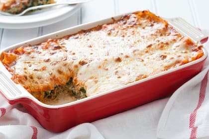 Mina, mil hojas de verdura con matzá o pan ácimo,