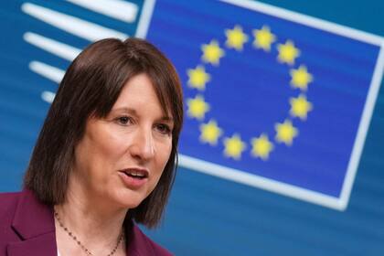 Ministra británica del Tesoro viaja a China para reactivar el diálogo económico