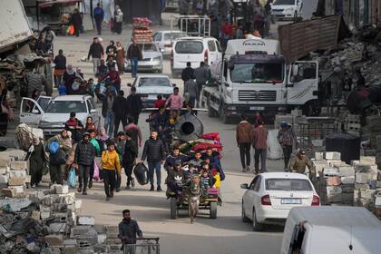 Ministro de Defensa israelí: Las tropas permanecerán indefinidamente en Gaza, Líbano y Siria