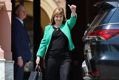 Ministros saliendo de la reunión de Gabinete. Patricia Bullrich
