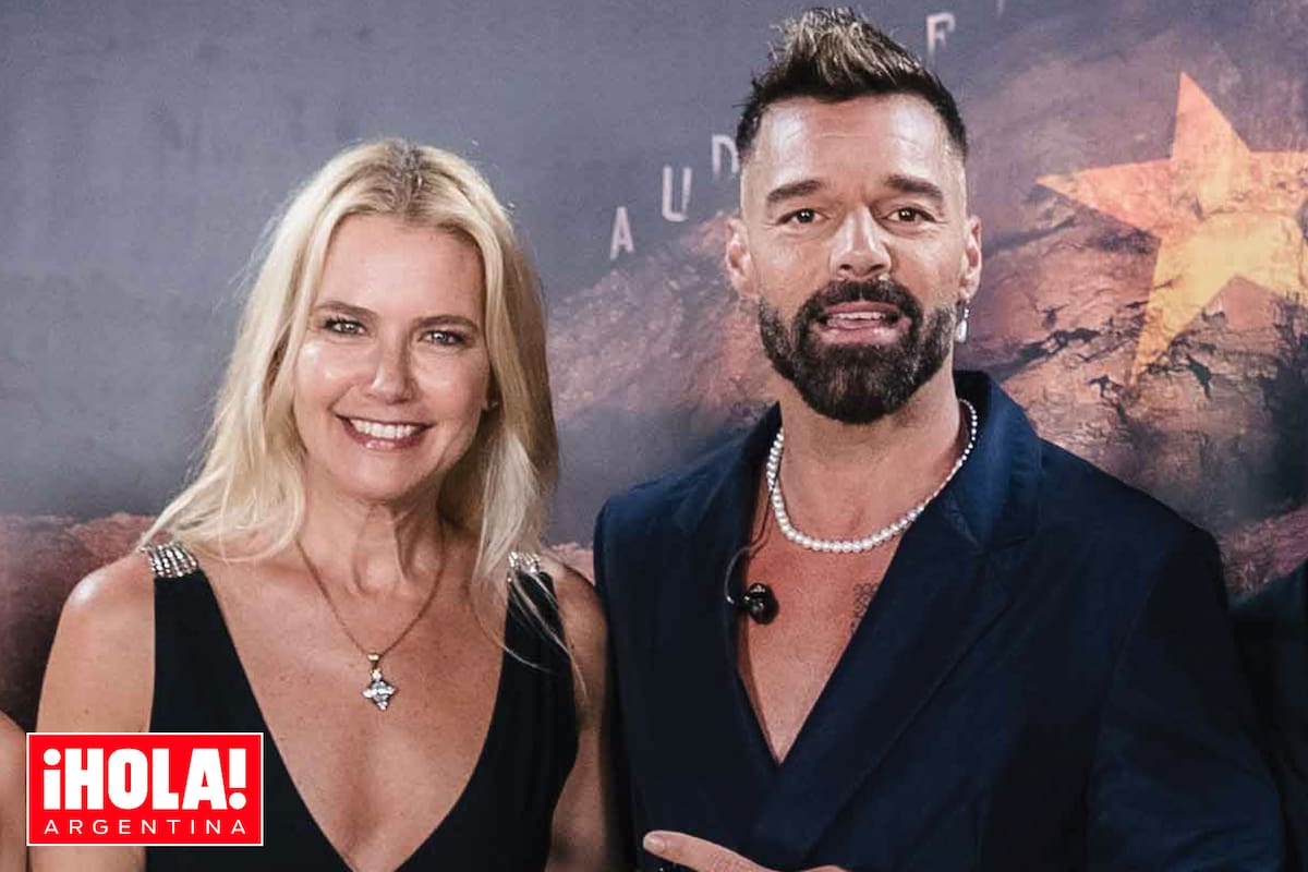 Minutos antes de salir a escena, Ricky y Valeria se encontraron tras bambalinas y posaron juntos y encantados.