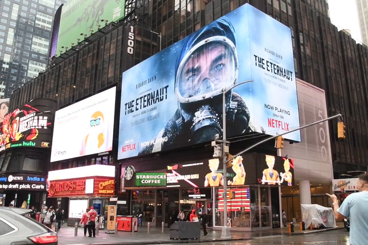 "Mirá cómo le bendecimos el Times Square a los de Nueva York, la cultura argentina y El Eternauta están en todos lados", publicó Netflix