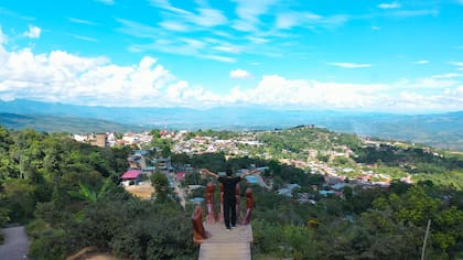 Mirador sobre el pueblo de Lamas, Perú.