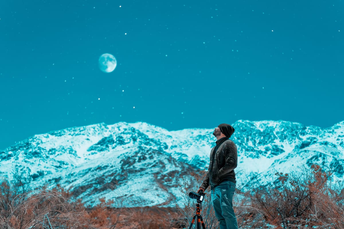 Mirar el cielo en zonas montañosas es un espectáculo imperdible