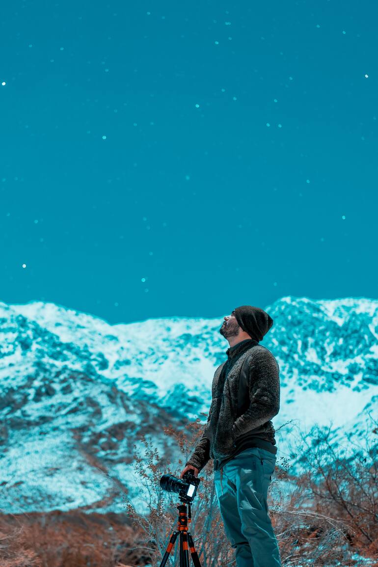 Mirar el cielo en zonas montañosas es un espectáculo imperdible