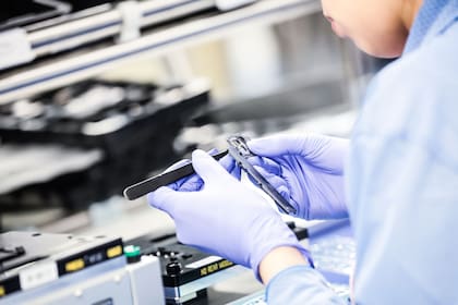 Mirgor suma una nueva operación de fabricación de teléfonos celulares con base en Tierra del Fuego