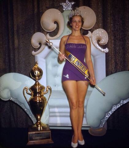 Miriam Stevenson de Carolina del Norte, fue la primera mujer estadounidense en ganar el certamen en 1954 (Facebook/Beauty Queens Pictures)