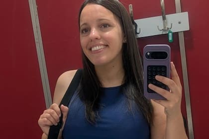 Miriam, una joven oriunda de Argentina que decidió emigrar a España para trabajar en el rubro del transporte internacional de carga (Foto: Instagram/@lachicacamionera)