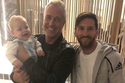 Todo sonrisas: con Messi, en un tono distendido y sin los apremios de las coberturas deportivas