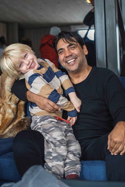 Mirko, feliz, con Coco Fernández, su padrino.