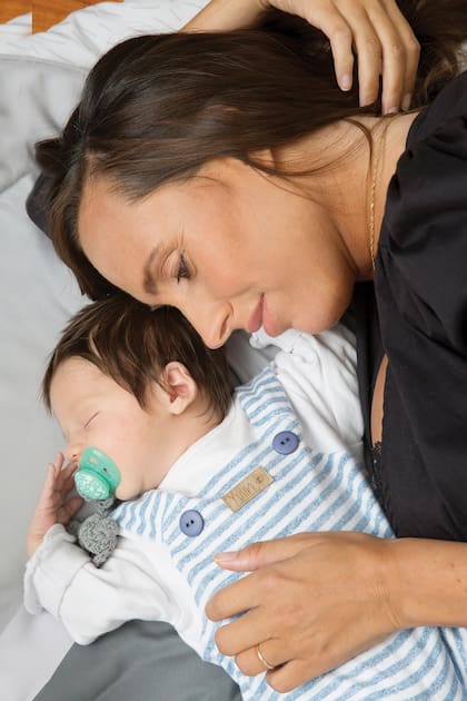 "Miro a Emilio y todavía no puedo creer que sea mi hijo. Incluso durante el embarazo, en las ecografías, me costaba sentirlo mío. Tanto me habían metido en la cabeza que no iba a poder ser madre, que terminé comprando esa idea", dice.