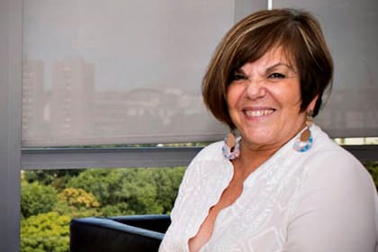 Iriondo es ingeniera, física y doctora en Matemática y fue funcionaria del Ministerio de Defensa durante las gestiones de Arturo Puricelli y Nilda Garré