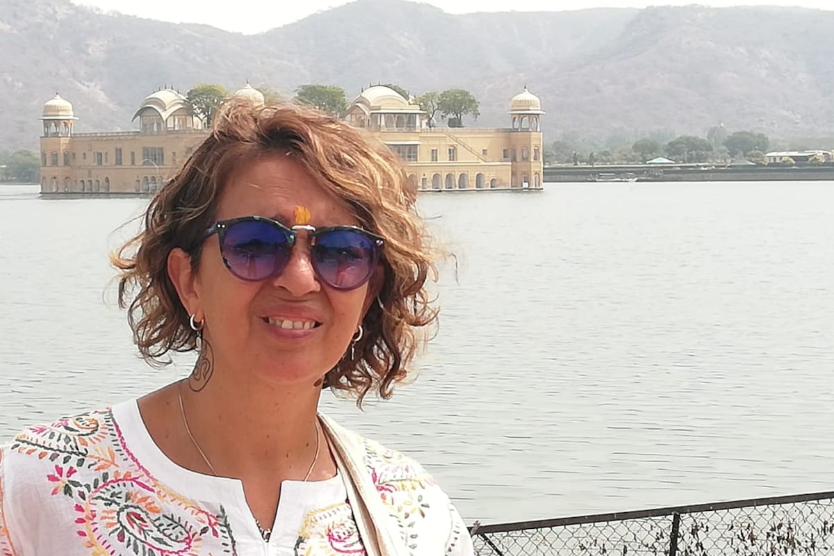 Mirta Baju jvolvía de la India y se quedó varada en Sudáfrica por la cancelación del vuelo