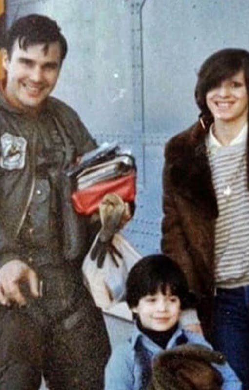 Mirta y Cecilia fueron vecinas en un edificio de la Fuerza Aérea en Mendoza mientras sus maridos combatían en Malvinas