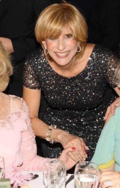 Mirtha Legrand, Ani Mestre y la primera presidenta de COAS Marta Chopitea de Carbó