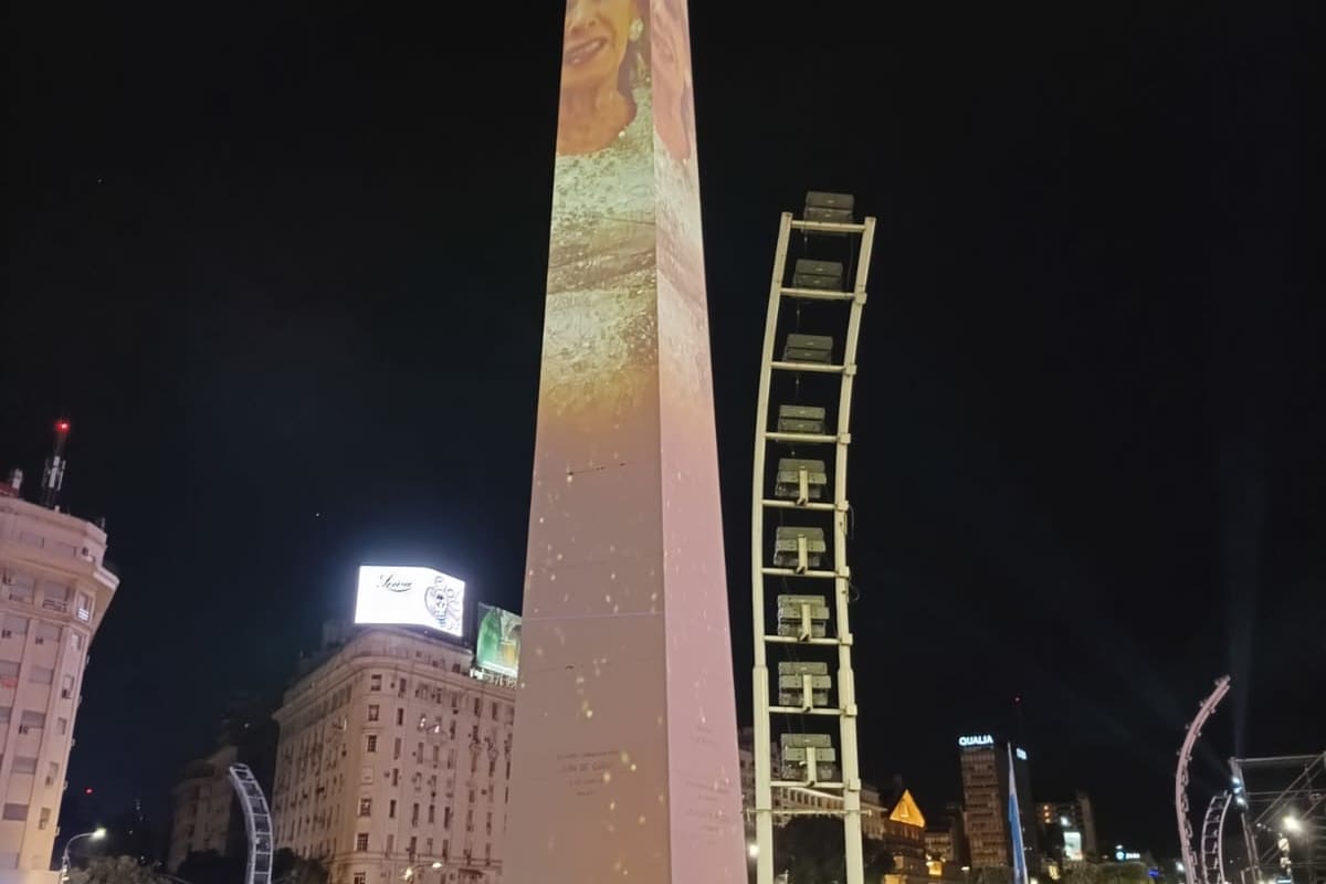 Mirtha Legrand, el ícono televisivo argentino, en el festejo de los 90 años del Obelisco porteño