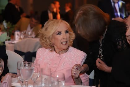 Mirtha Legrand fue una de las presentes en la noche de Fundación Libertad