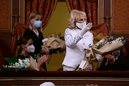 Mirtha Legrand regresó al Teatro Colón junto a Juana Viale para presenciar la vuelta del Ballet Estable