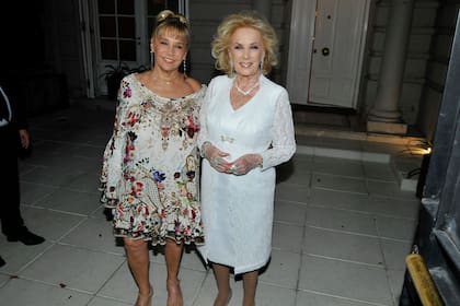 Mirtha Legrand se encuentra en compañía de Marcela Tinayre