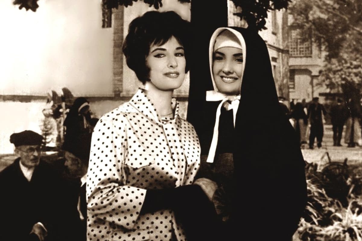 Mirtha Legrand y Silvia Legrand en la película "Bajo un mismo rostro" de 1962