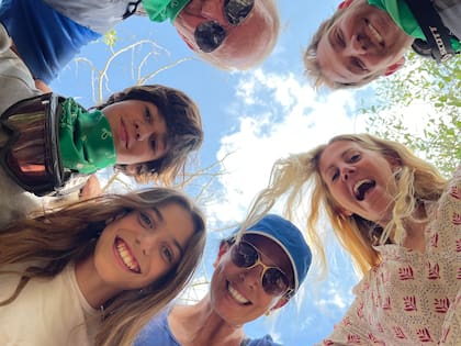 “Mis “suegros” alquilaron un rancho en la montaña. Hicimos caminatas, rafting, cabalgatas, excursiones en bicicleta, fogatas por las noches y travesías en 4x4. ¡La pasamos bárbaro!”