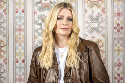 Mischa Barton sintió que ella y McKenzie se lanzaron demasiado rápido a tener una relación