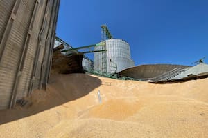 Misiles rusos destruyeron 18 silos de una compañía y dañó a otros cuatro en la localidad de Arcyz