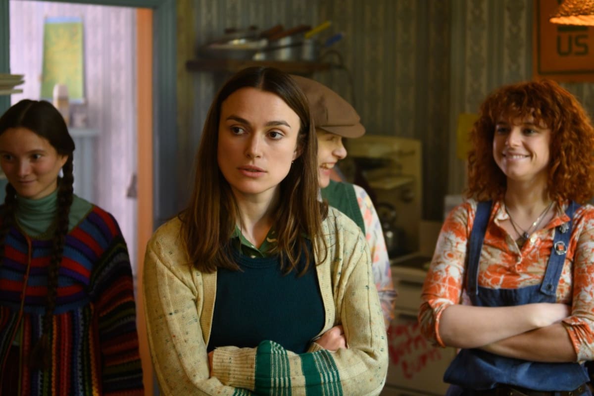 Miss Revolución: un certamen de belleza da lugar a un interesante contrapunto que, en clave de humor, que evita los “deditos levantados”