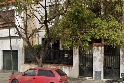 Misterio en Coghlan: la historia detrás de los restos óseos humanos hallados en una casa donde vivió Gustavo Cerati. La casa antes de la demolición