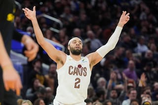 Mitchell anota 25 puntos, Strus añade 24 y Cavaliers resisten para vencer a Warriors 118-111