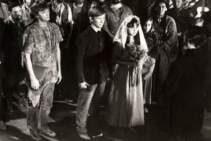 Mitchum y Field en una escena de la película de 1967