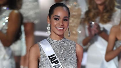 Miyamoto en el Miss Universo de 2015. Fue la primera mujer birracial en ser coronada como Miss Japón