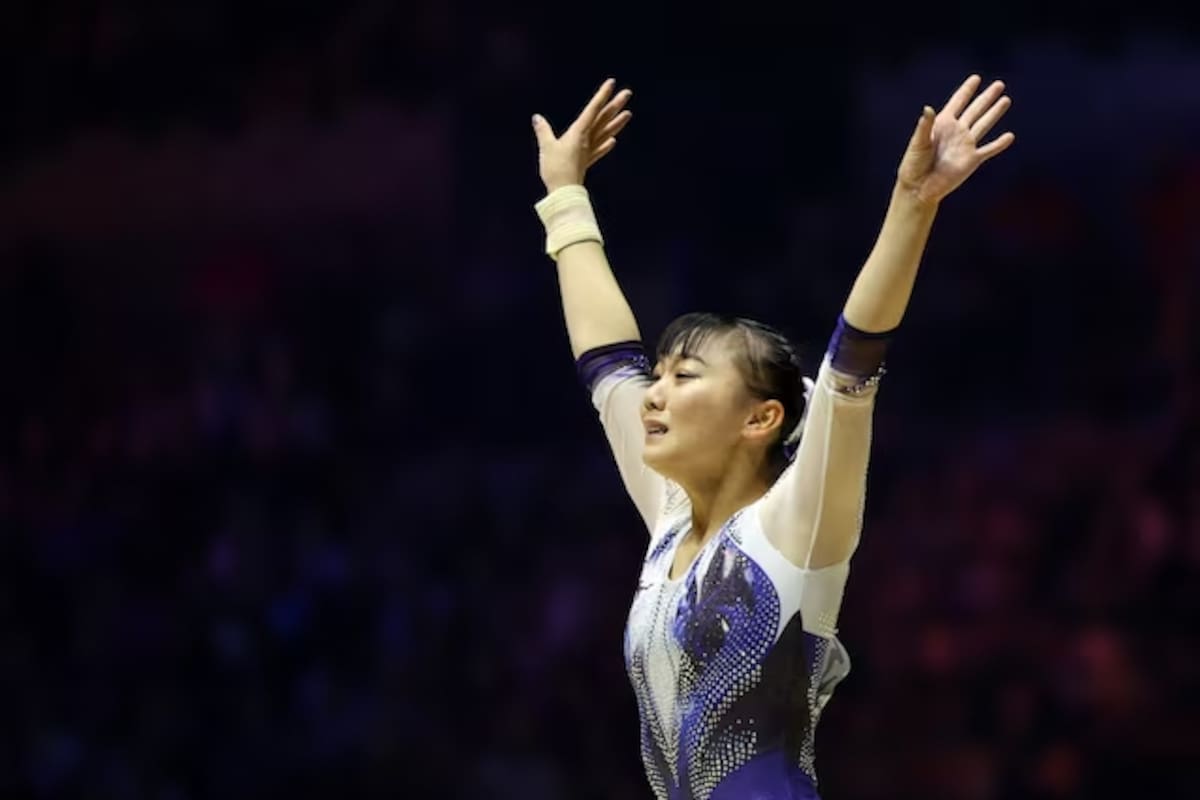 Miyata reacciona tras su rutina en el último piso del aparato femenino (REUTERS/Molly Darlington)