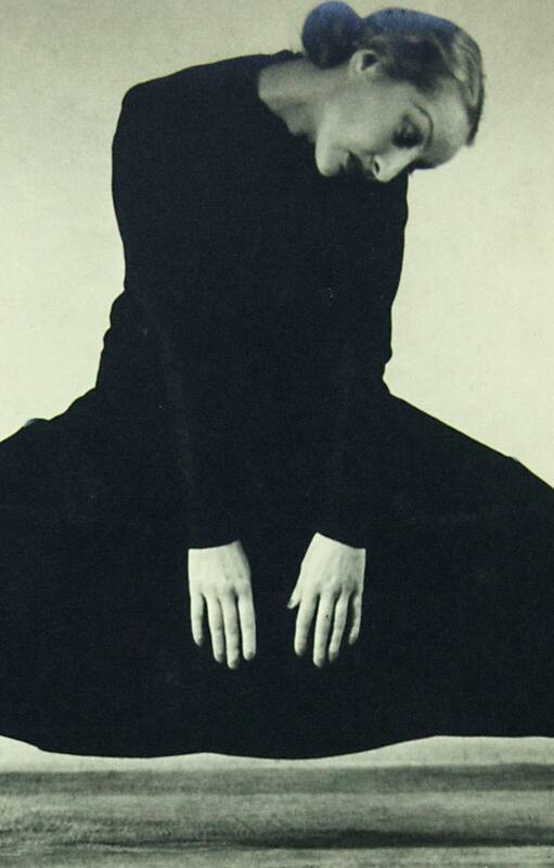 Biyina Klappenbach retratada por Anatole Saderman (detalle)